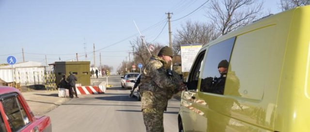 «Машины – до полиции, пеших – тьма»: Ситуация на блокпостах сегодня утром, 26 июня 2019 года