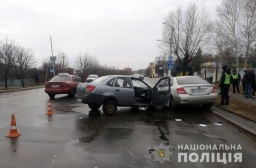 Пьяный водитель насмерть сбил женщину и врезался в автомобиль. Полицейские расследуют двойное ДТП в 