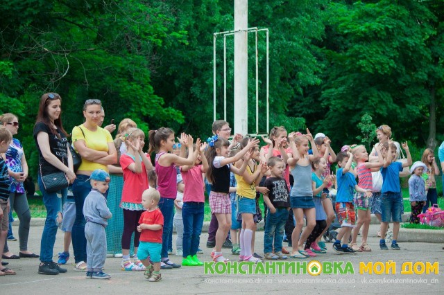 1 июня - «Эстафета добра» сквер «Театральный»