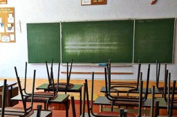 Школьники Константиновки ушли на вынужденные каникулы