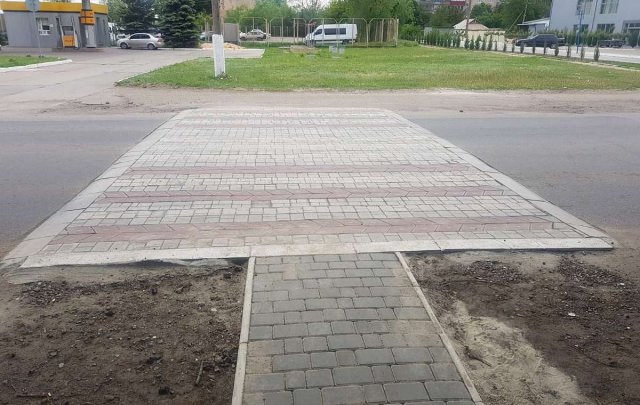 В Константиновке на установку ограничителей скорости по улице Громова потратили почти 140 тысяч грив
