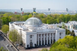 
В Раде предлагают запретить во время войны изымать у граждан единственное жилье и автомобиль
